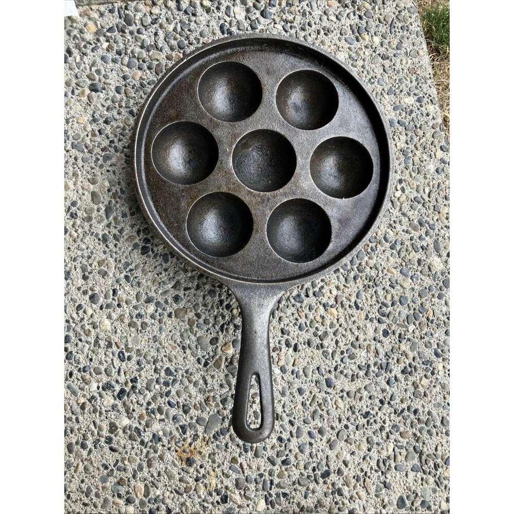 Vintage Griswold 962 No 32 Cast Iron Aebleskiver Cake Pan Skillet Made In USA